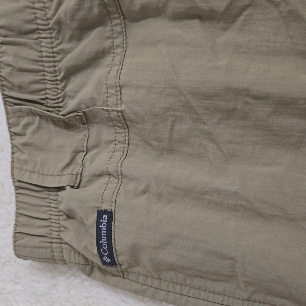 Columbia Women's Shorts - Picture 2 of 9